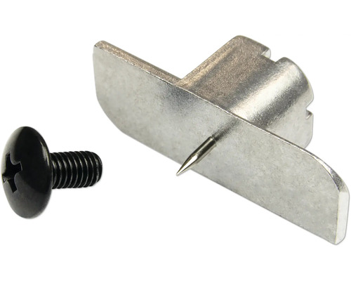 Kovové upevnenie s čiernou skrutkou