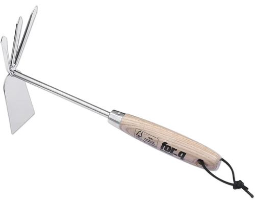 Záhradný kultivátor s drevenou rukoväťou na záhradné práce