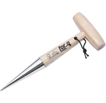 Sádzací kolík For-Q z ocele a dreva s kovovou vložkou a logom spoločnosti