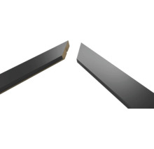 Dva sivé drevené laty v detaile