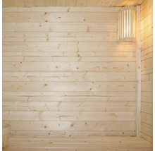 Drevená sauna s lampou