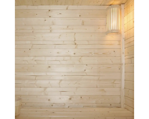 Drevená sauna s lampou