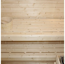 Drevená sauna s dreveným vedrom a drevenou lyžicou