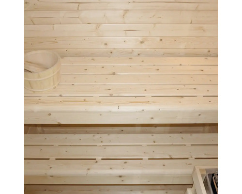 Drevená sauna s dreveným vedrom a drevenou lyžicou