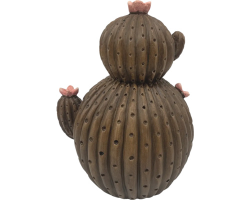 Dekoratívny kaktus s kvetmi ako záhradná dekorácia