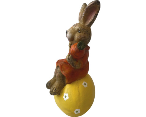 Veľkonočný zajačik na žltom vajci ako záhradná dekorácia