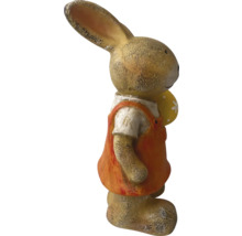 Veľkonočný zajačik s vajíčkom