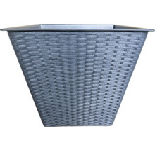 Kvetináč s ratanovým vzhľadom