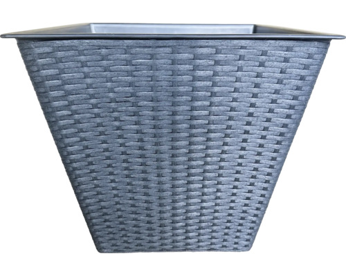 Kvetináč s ratanovým vzhľadom