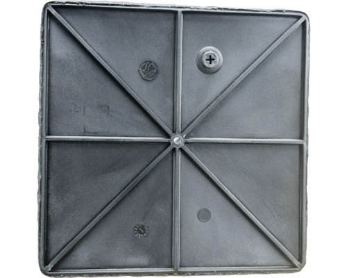 Štvorcová terasová doska s výstuhami