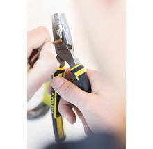 Kombinované kliešte Stanley Fatmax v prevádzke.