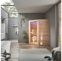 Kúpeľňa s infra saunou, vaňou a sprchou pre relaxačné chvíle