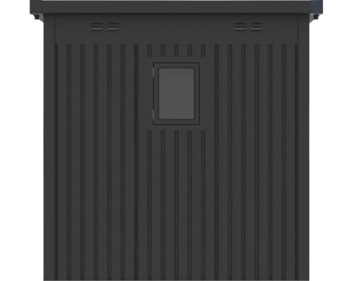 Stena záhradného domčeka s oknom