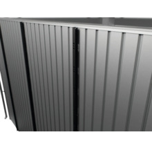 Detailný záber hliníkového plota na ochranu súkromia s vertikálnymi lamelami.