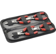 Sada klieští v čiernej brašni na náradie