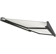 Rozložená výsuvná markíza s ľahkou markízovou látkou