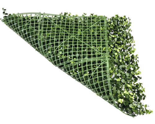 Umelá tráva s plastovou mriežkou