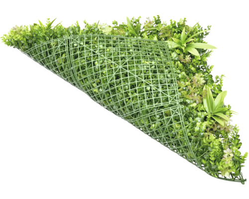 Umelá rastlinná rohož s rôznymi zelenými rastlinami