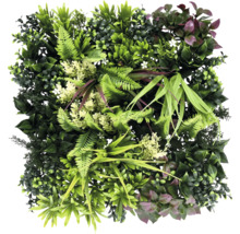 Umelá rastlinná stena s rôznymi druhmi zelene