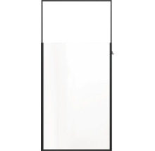 Prázdne obdĺžnikové premietacie plátno s čiernym rámom