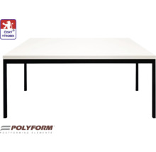 Obdĺžnikový stôl s bielou doskou a čiernym rámom