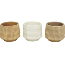 Tri ryhované kvetináče