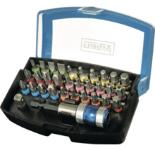 Sada bitov s rôznymi skrutkovacími bitmi a držiakom bitov v kufríku