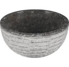 Misa z kameňa s vodorovnými drážkami