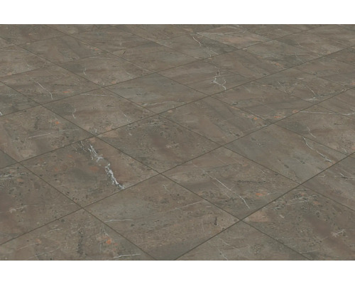 Podlahová krytina zo štvorcových dlaždíc s mramorovou štruktúrou