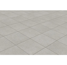 Dlažba so štvorcovými dlaždicami a škárami