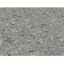 Podlahová plocha so sivou keramickou dlažbou