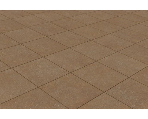 Podlahová plocha s keramickými dlaždicami