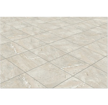 Podlaha so štvorcovými dlaždicami vo vzhľade mramoru.