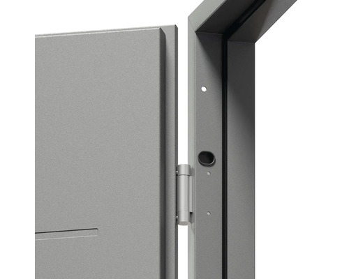 Detail oceľovej zárubne s dverným krídlom a závesom