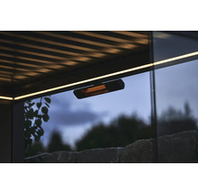 Terasaový ohrievač na montáž na stenu pod terasovú strechu.