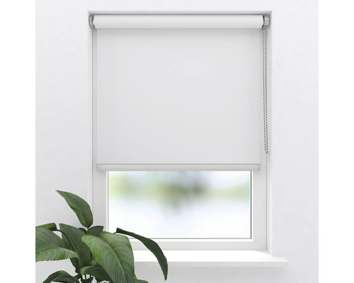 Okno s namontovanou roletou pre vnútorné použitie