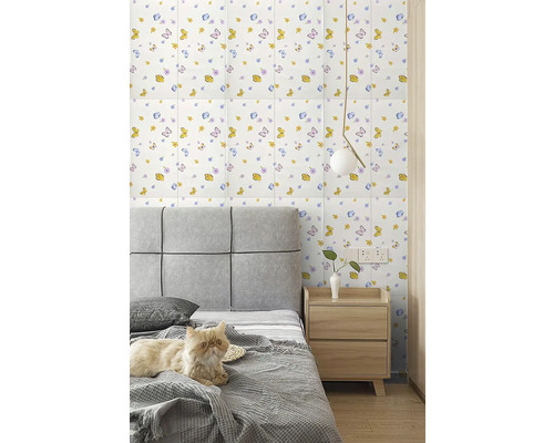 Samolepiaci panel Butterfly 60 x 60 cm, 4 ks Svetlá spálňa s nástennými panelmi, posteľou a mačkou