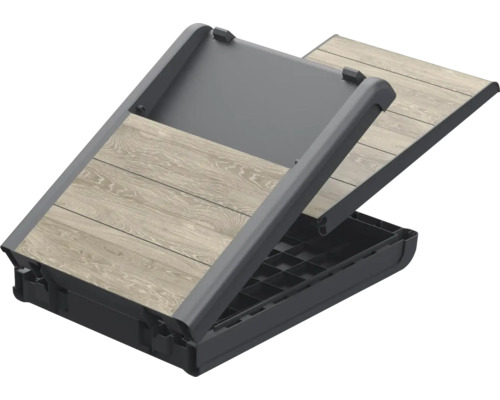 Schody pre psov so stupňami imitujúcimi drevo