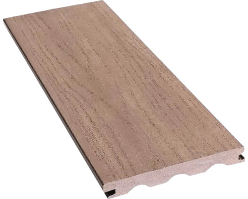 Terasa z drevoplastu