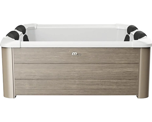 Vírivka s dreveným obkladom