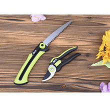 Záhradná súprava pozostávajúca z prerezávacej píly a záhradníckych nožníc