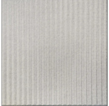 Plisovaná látka s vertikálnymi záhybmi