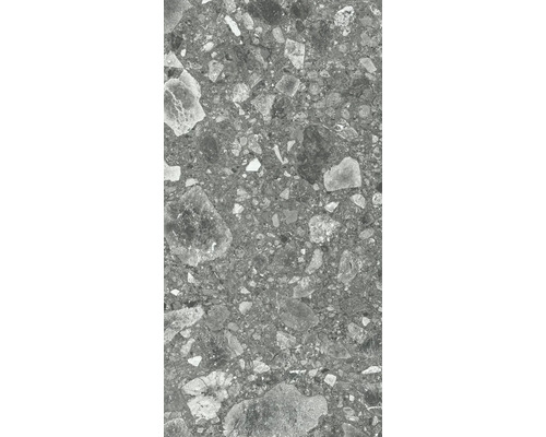 Detail šedej porcelánovej dlaždice s kamenným dekorom