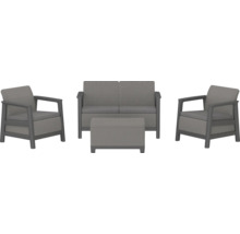 Dve kreslá, dvojmiestna pohovka a taburet tvoria sedaciu súpravu