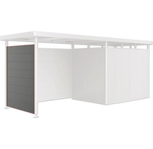 Záhradný domček s plochou strechou, drevenými dverami a bočnou stenou