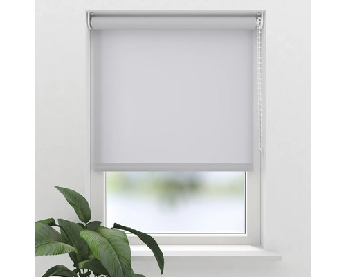 Okno so zatvorenou roletou