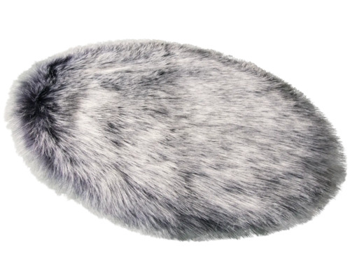 Oválny koberec s kožušinovým vzhľadom