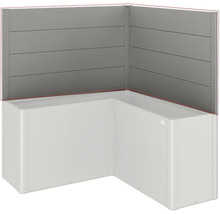 Rohová vaňa s bočným obložením a vodorovným obkladom stien