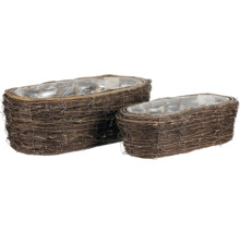 Dva prútené koše s fóliou na rastliny