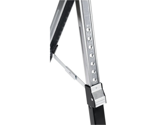 Detailný pohľad na výškovo nastaviteľný stavebný kozlík